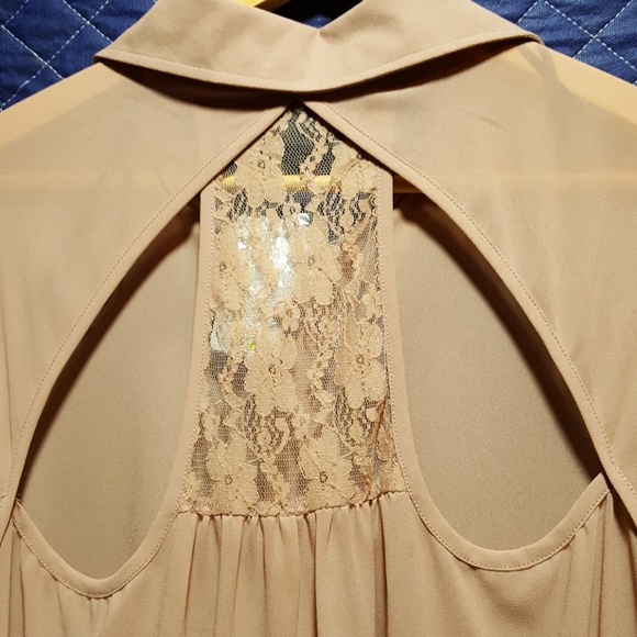 🎉HP Forever 21 lace trim hi-lo top - Picture 5 of 5